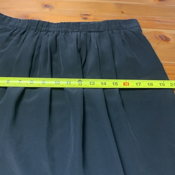 Madewell 100% Silk, Lined, Deep Black Lightweight Skirt, Elastic Waist, Pockets - Picture 5 of 10